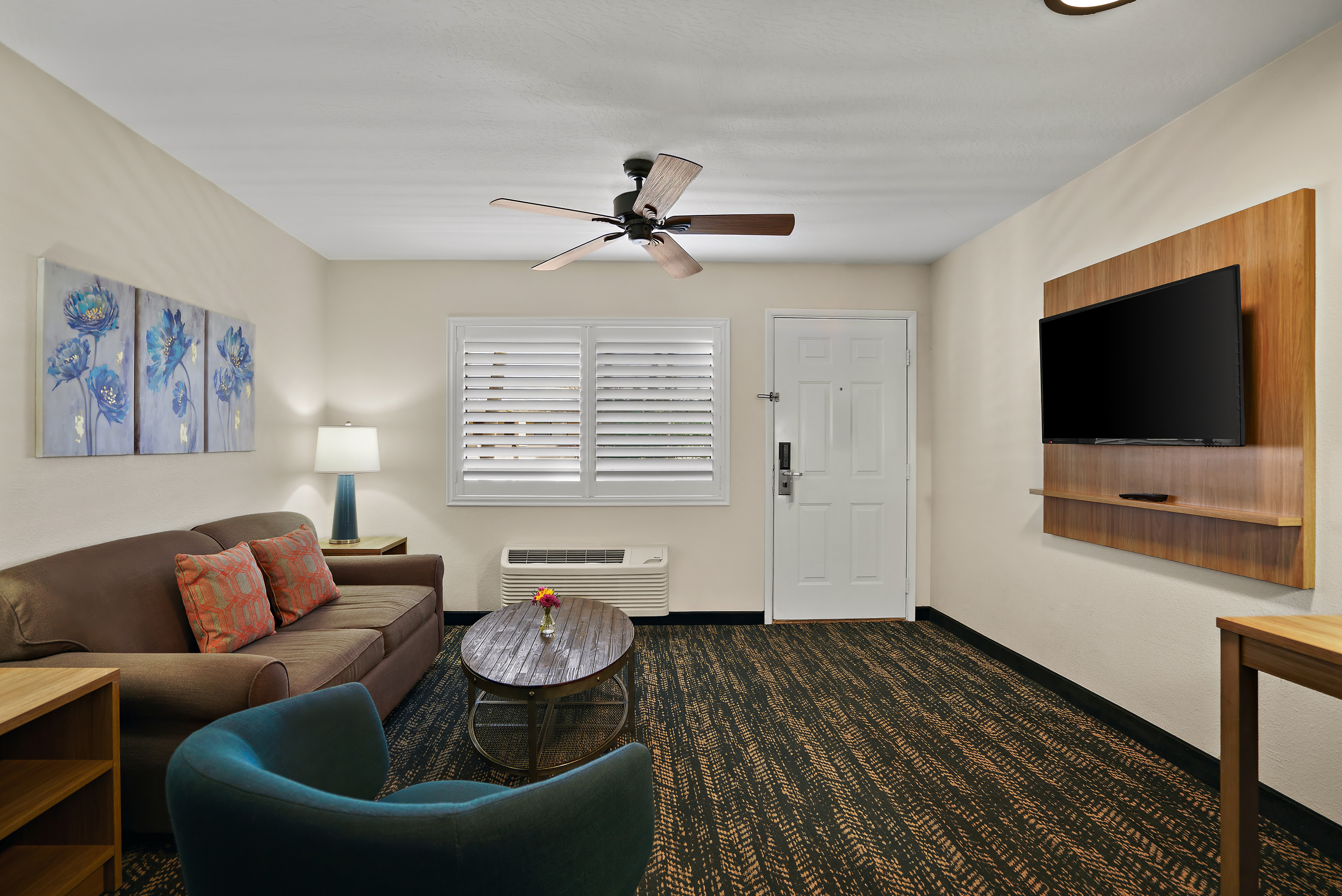 La Fuente Inn Suites 44/65