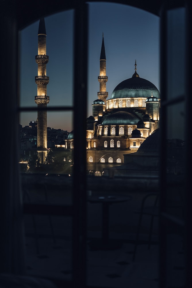Mest Hotel 5/46