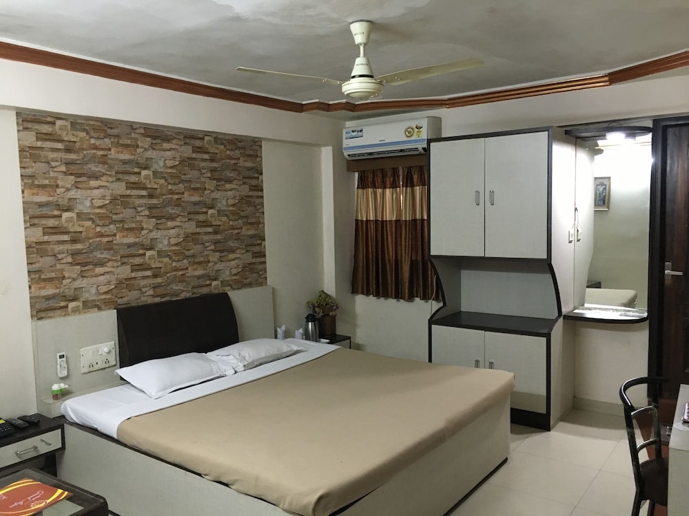 HOTEL GRAND ARJUN 9/50