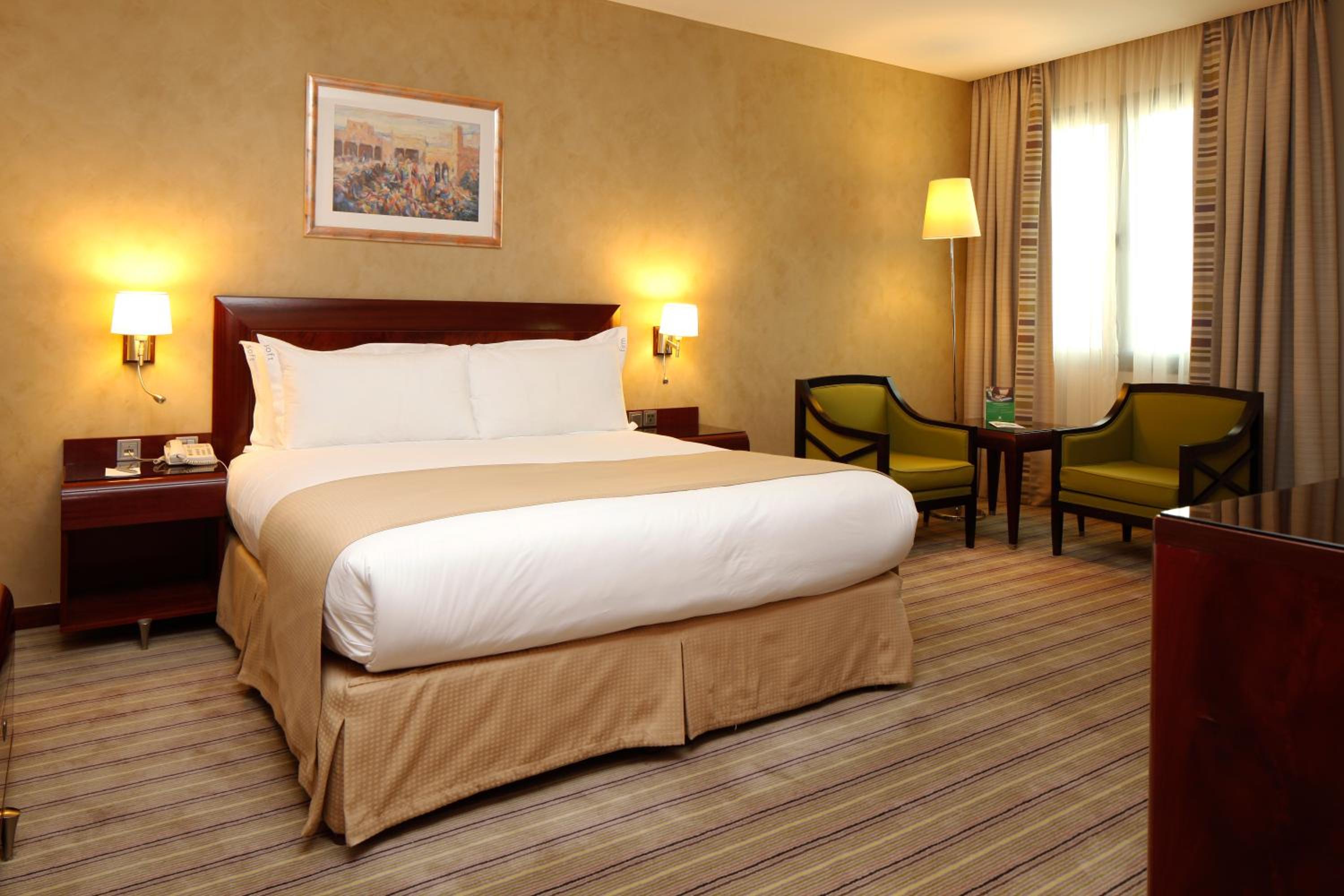 غرفة بسرير كينج بإطلالة على المدينة للمدخنين، هوليداي إن - العليا(Holiday Inn Olaya) 5/8
