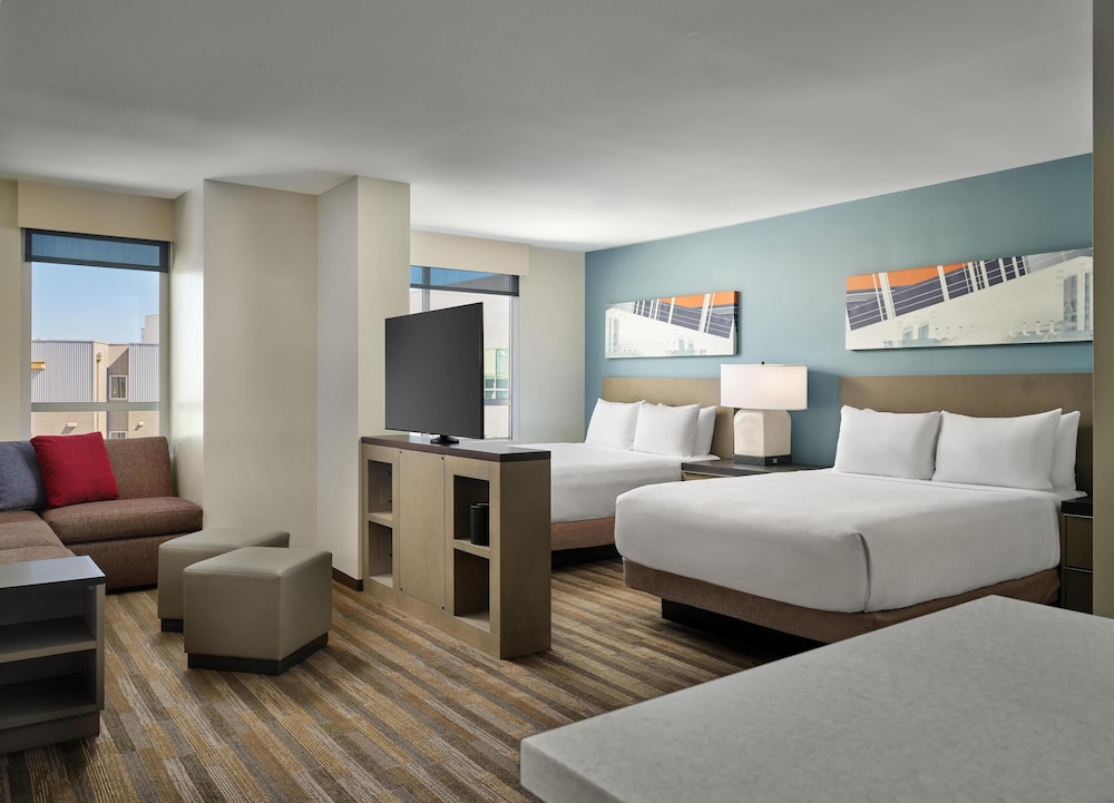 Hyatt House LA University Medical Center 9/48