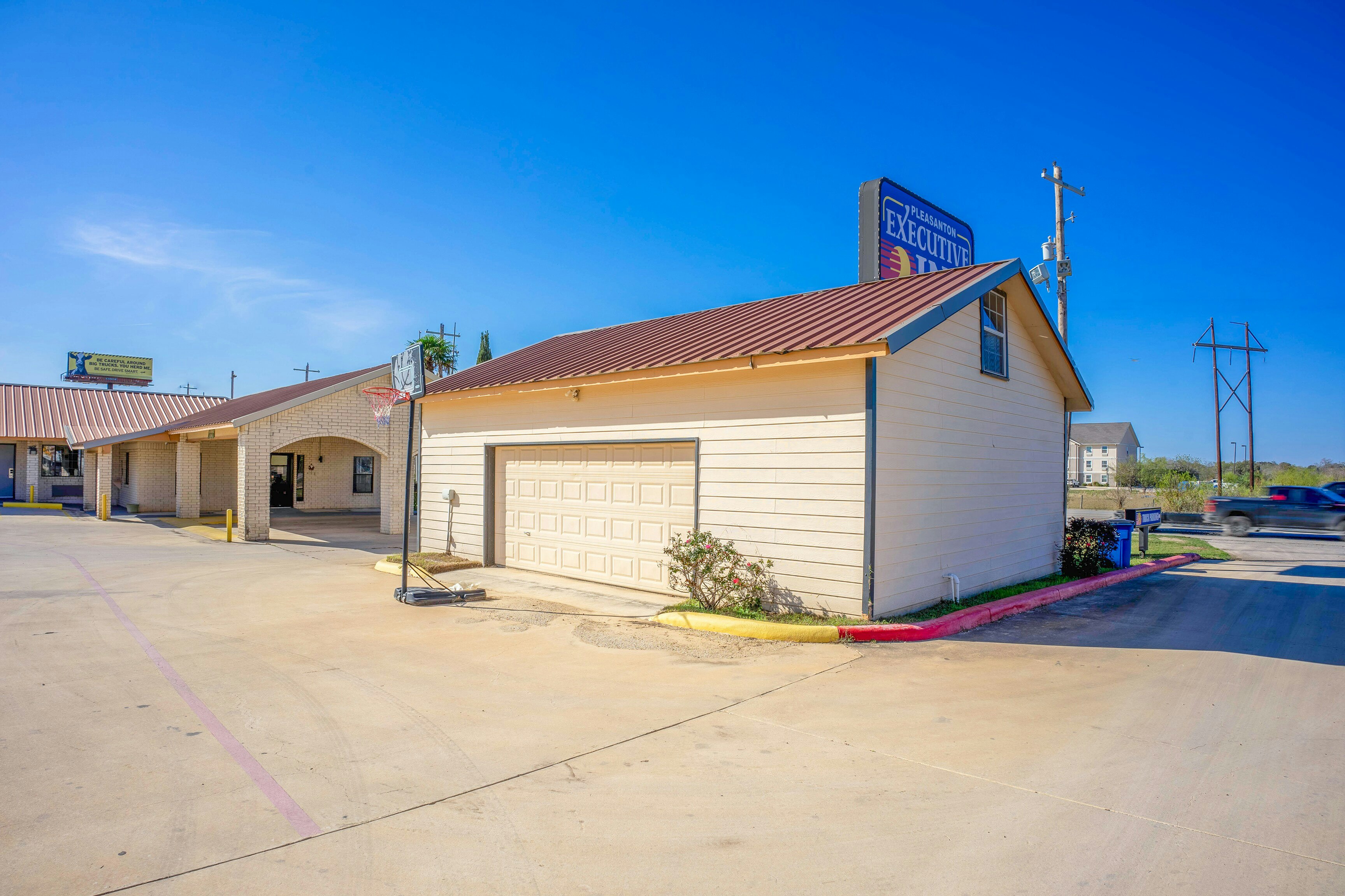 Pleasanton Executive Inn By OYO 32/42