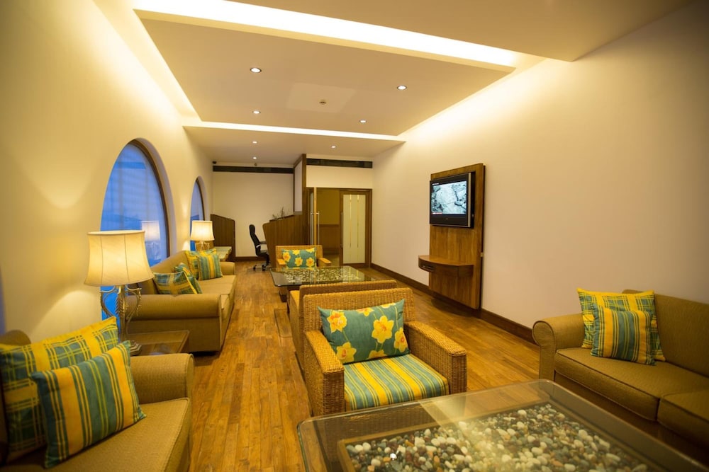 E Square the Fern Pune 28/50