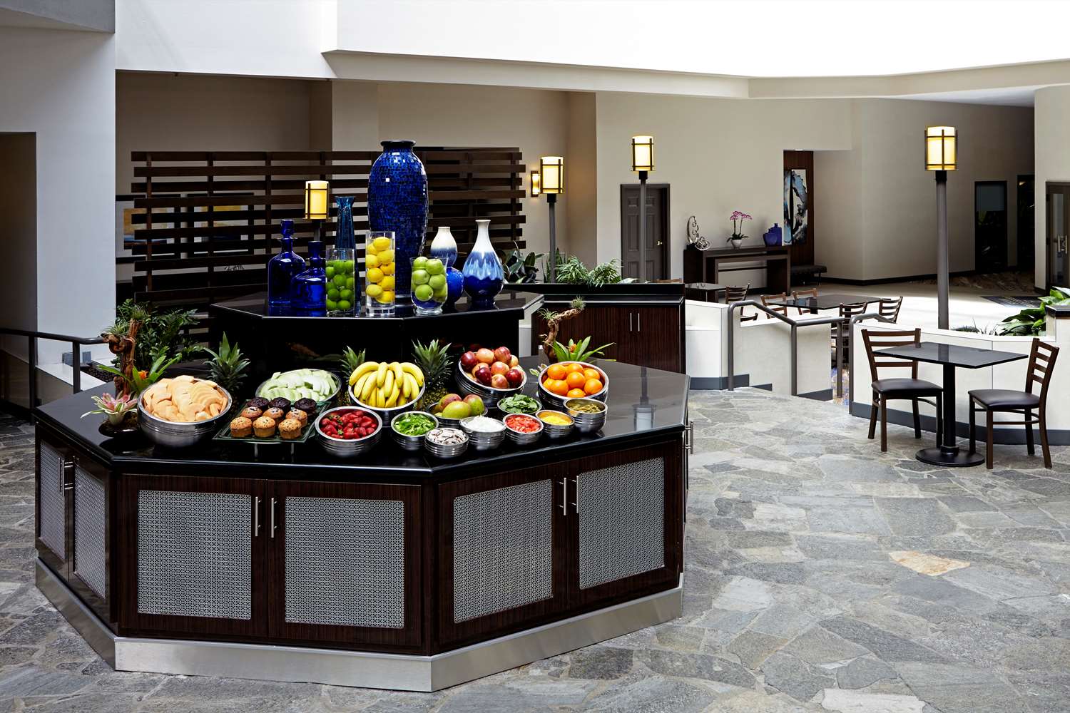 restaurant cafeteria