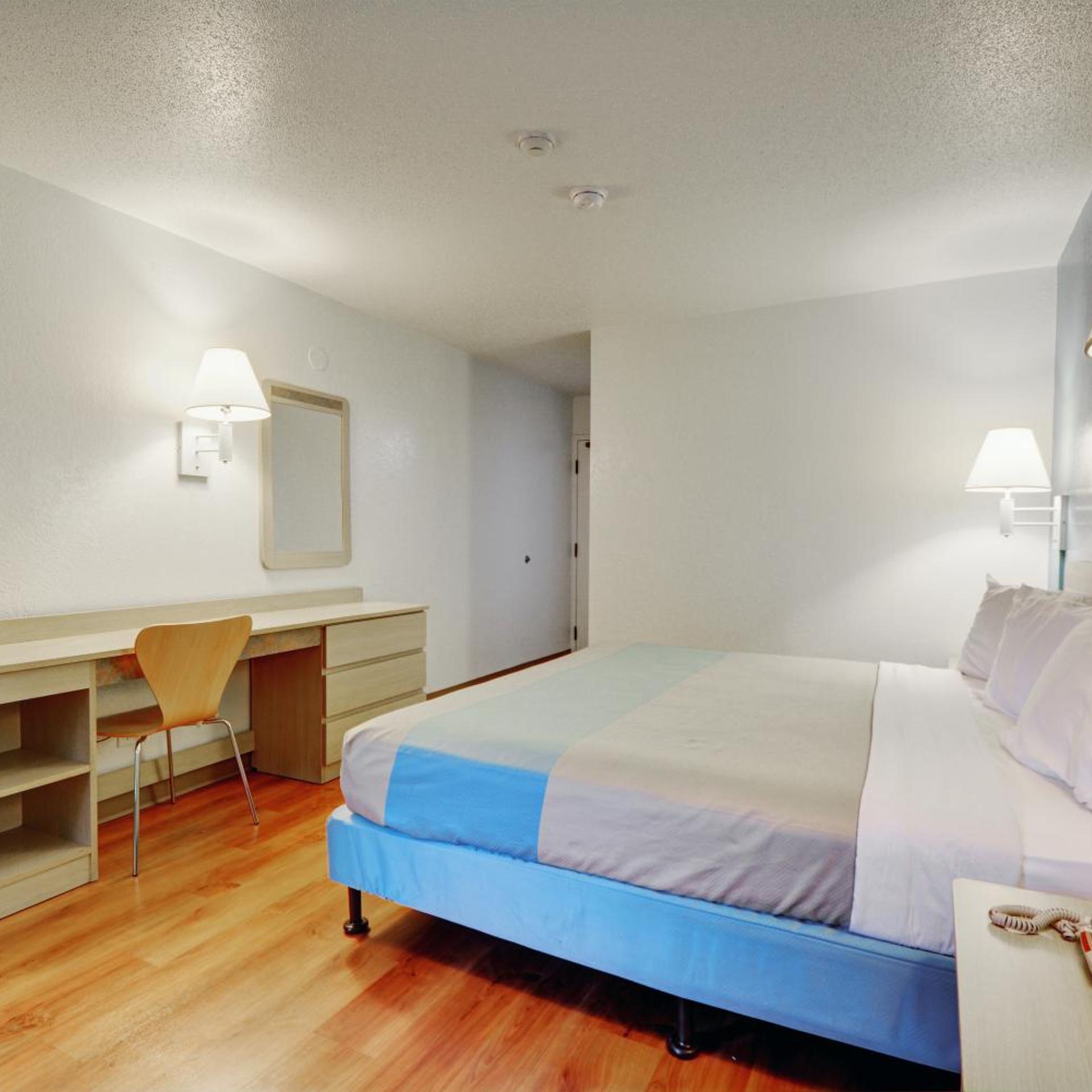 ROOM, QUADRUPLE, ACCESSIBLE