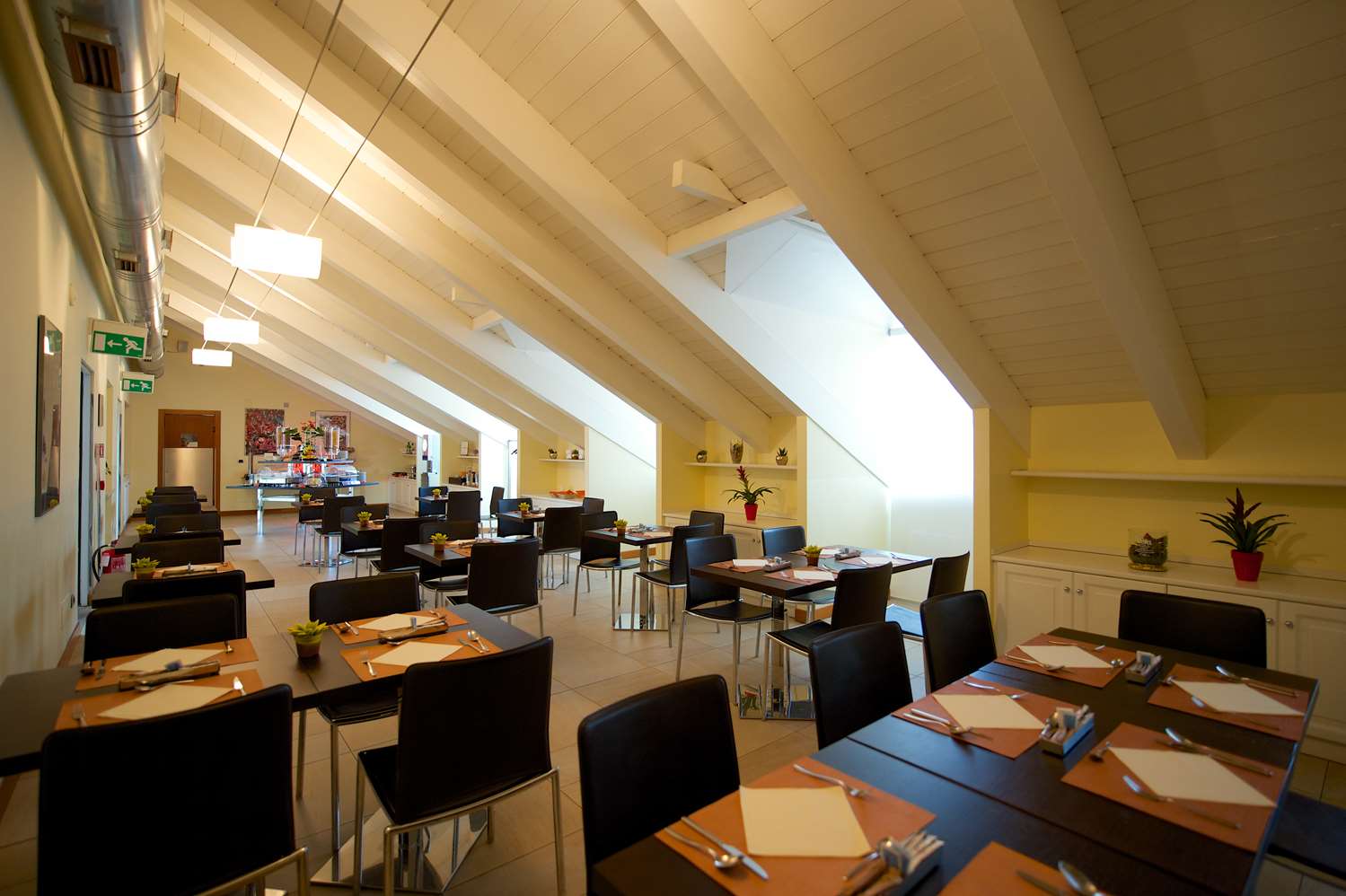 Best Western Crystal Palace Hotel 50/55