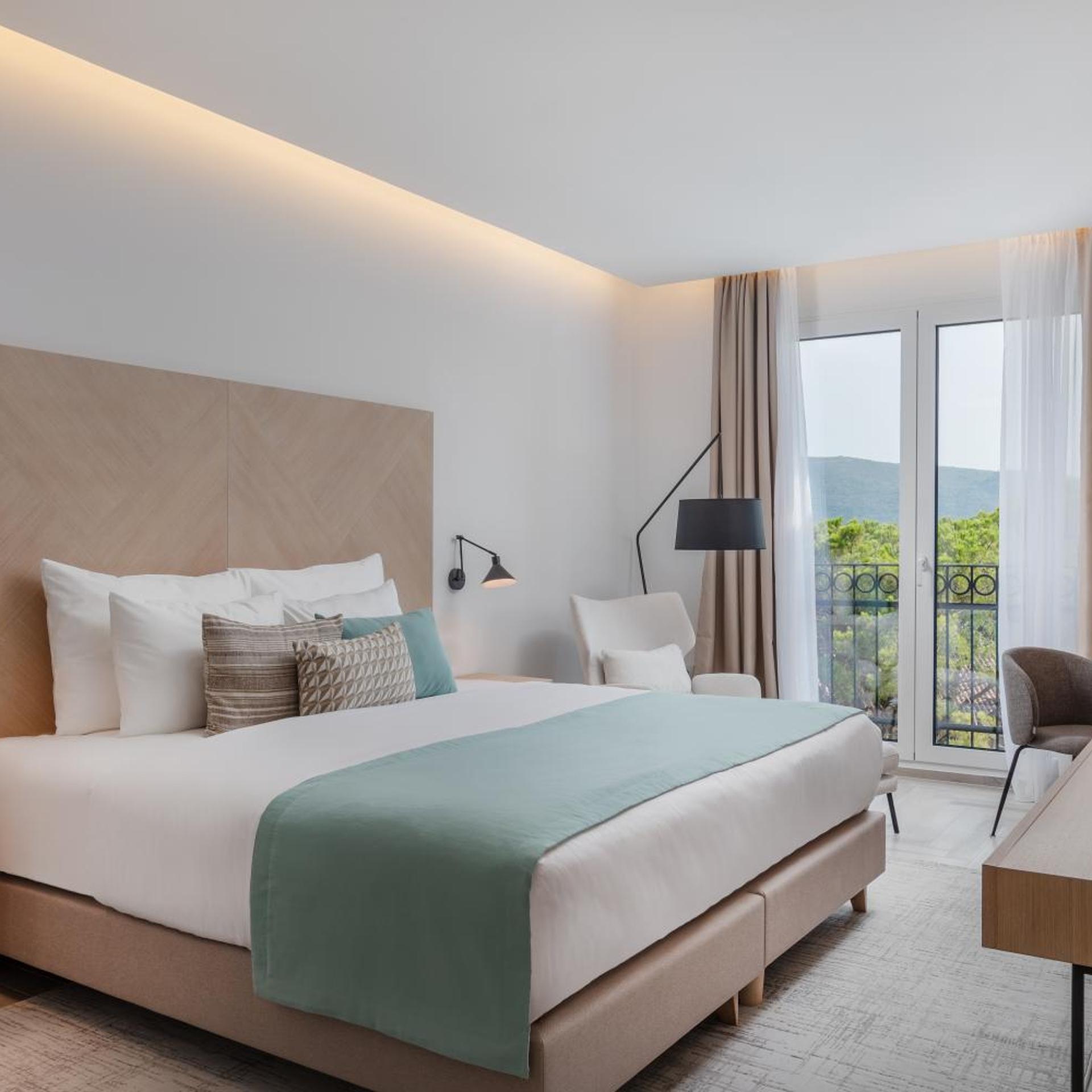 Suite, Sea View, Balcony, Contemporary Building