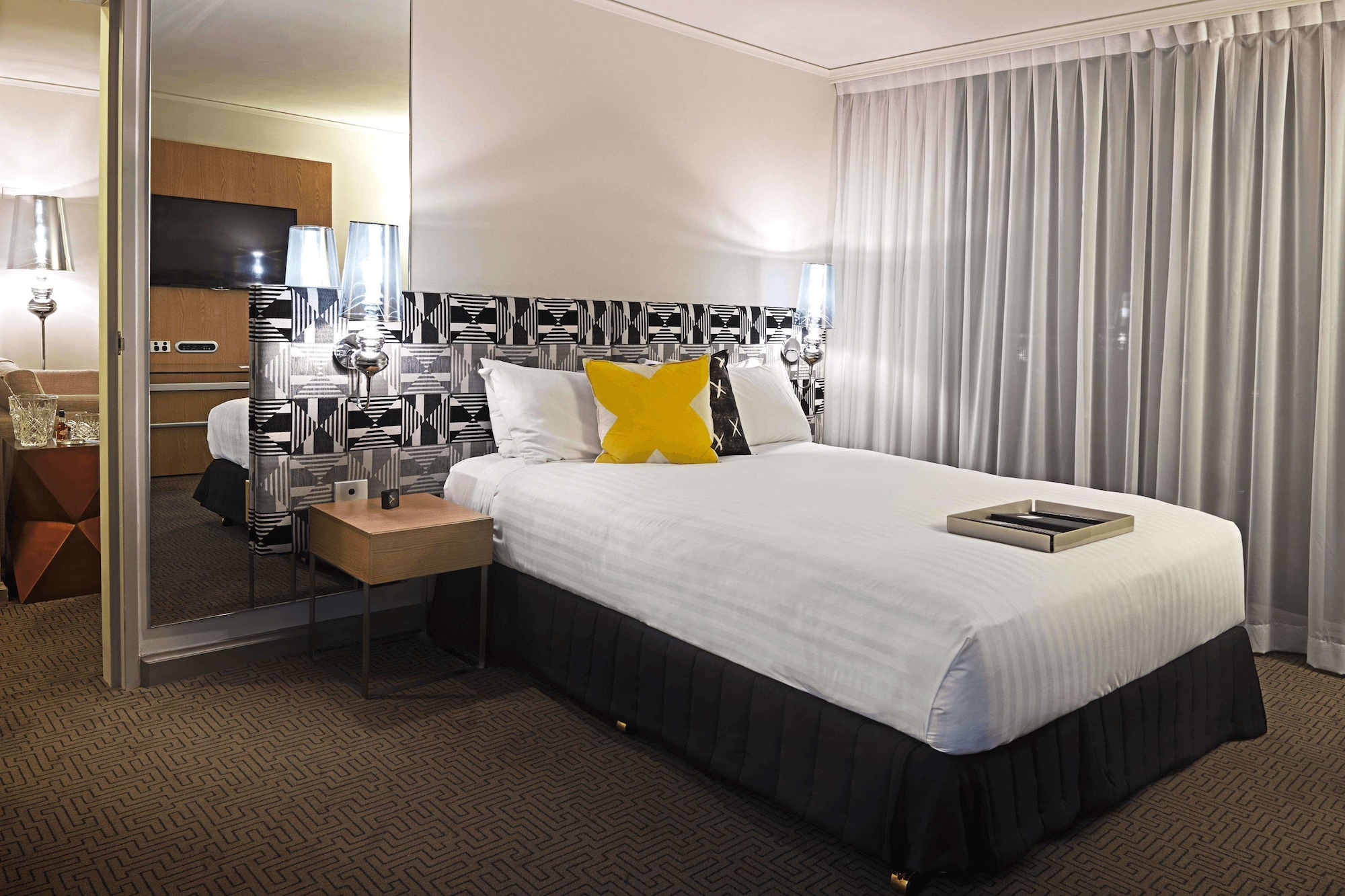 Qt, Junior Suite, King Bed