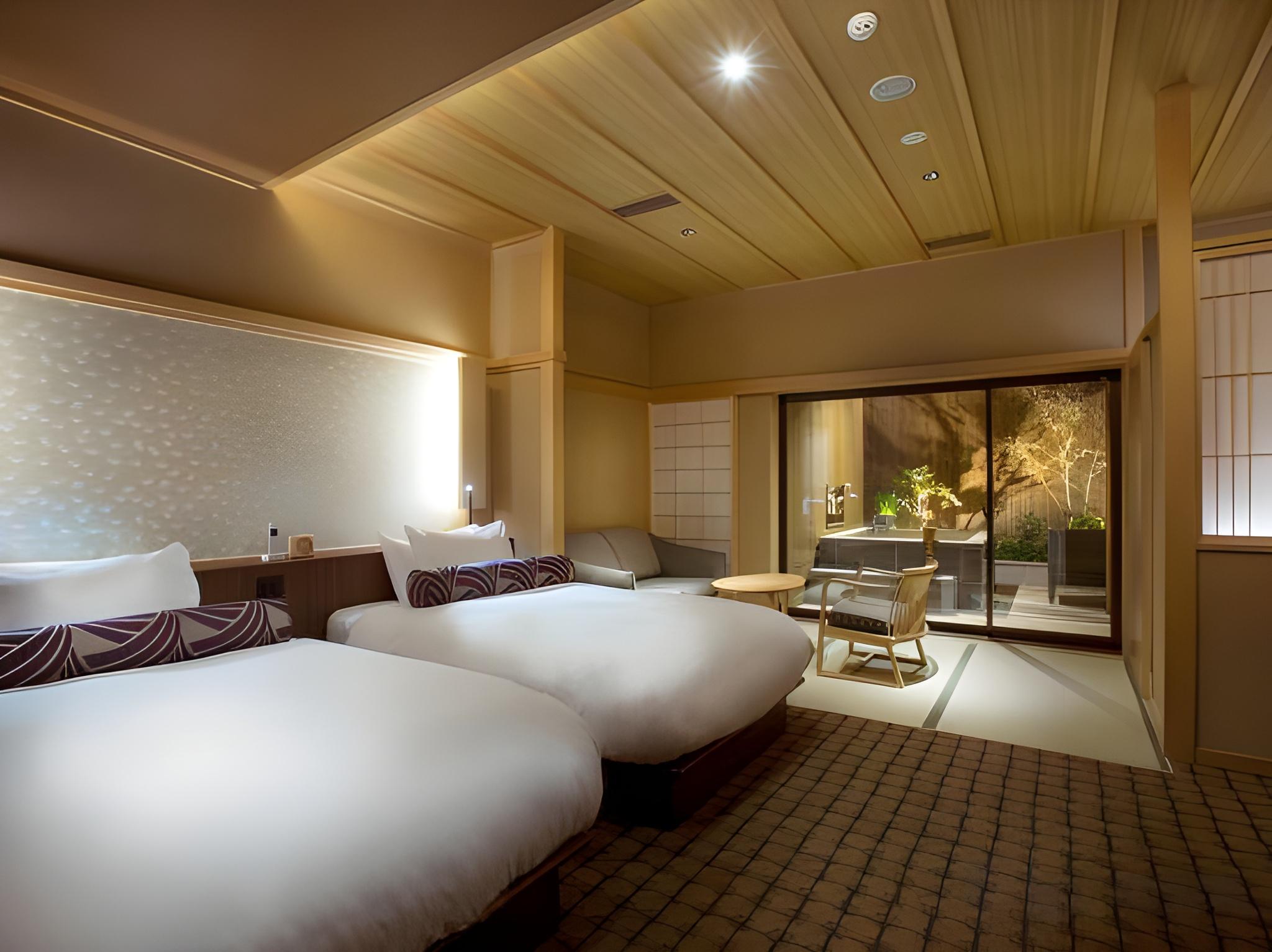 Grand, Twin Beds, Outdoor Spring Bath, 2 Sofa