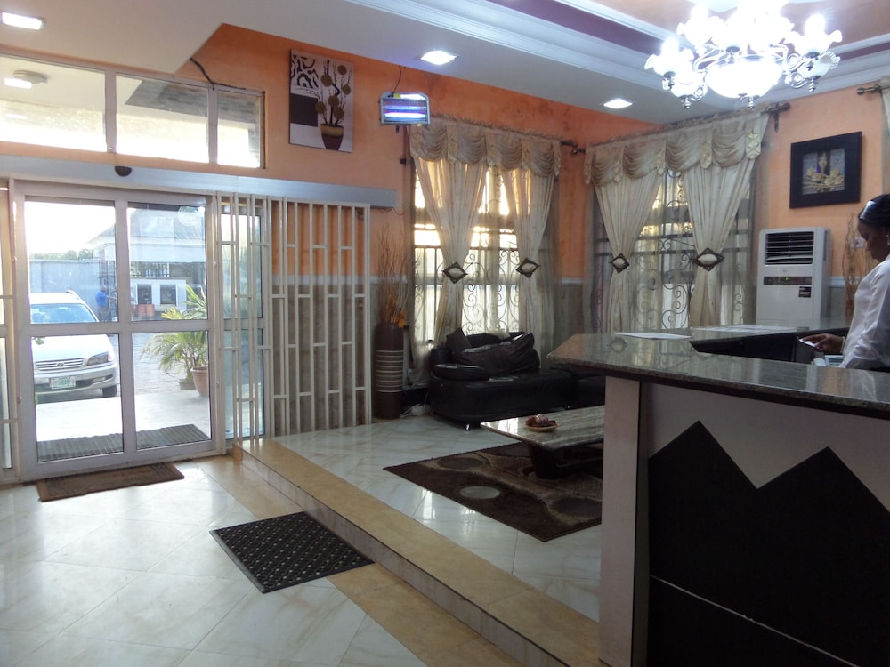Alheri Suites 20/20