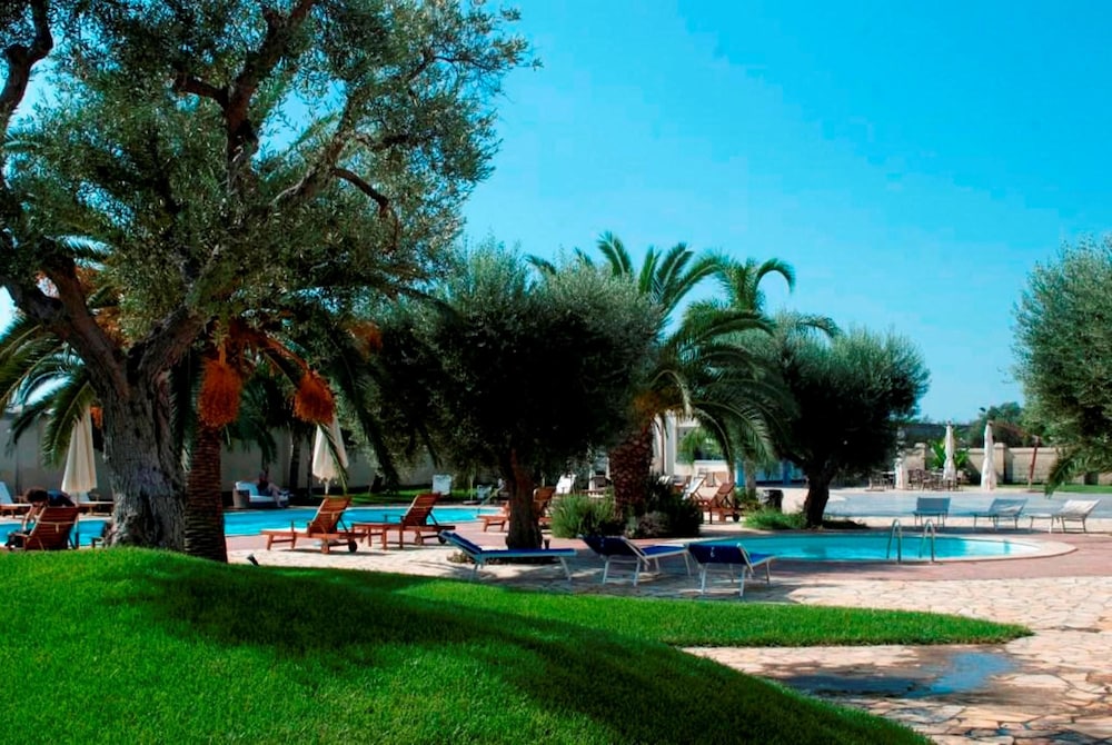 Villa Hermosa Resort 48/60