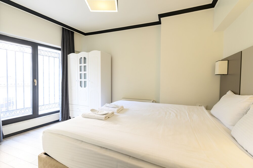 Global Suites Hotel 15/65