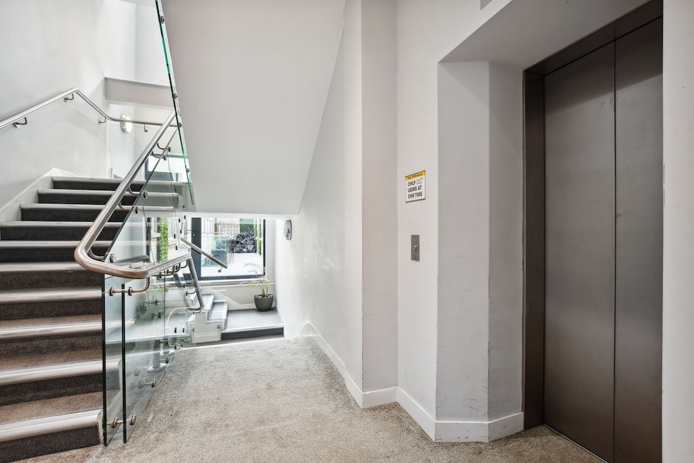 Buckingham Palace Residences by Aeria Apartments 23/45