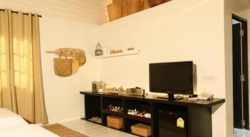 Casuarina Resort 1/27