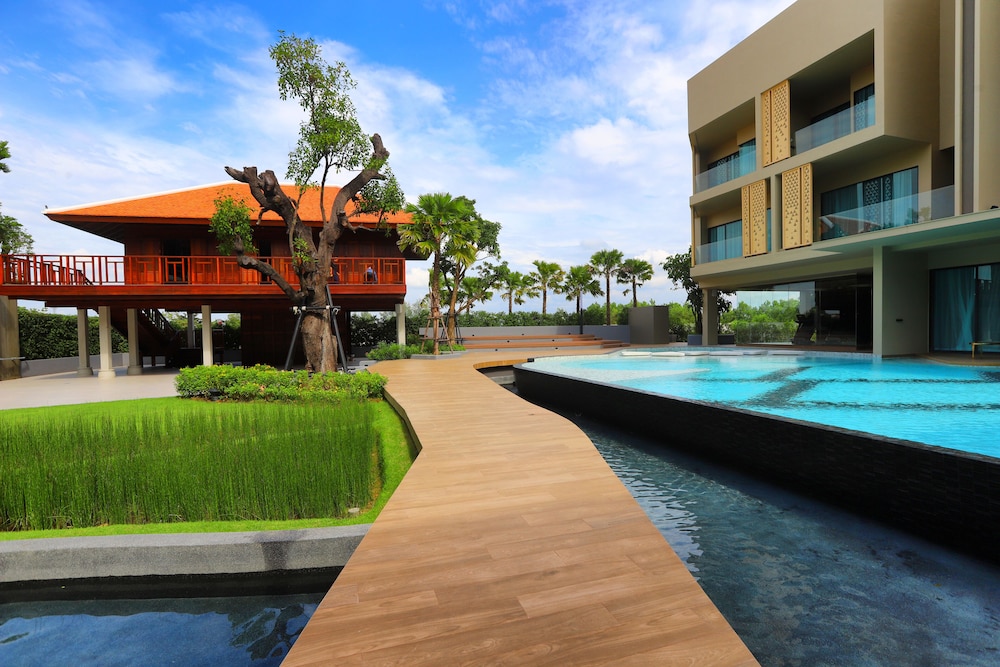The Signature Hotel Airport 40/50
