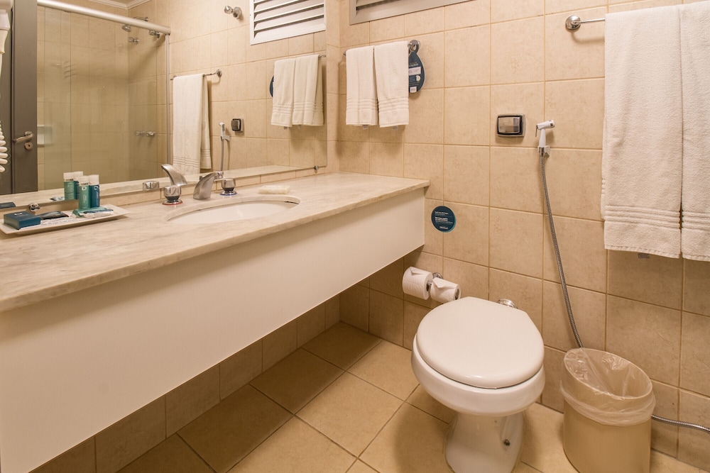 Hotel Deville Business Maringa، Maringa 50/50