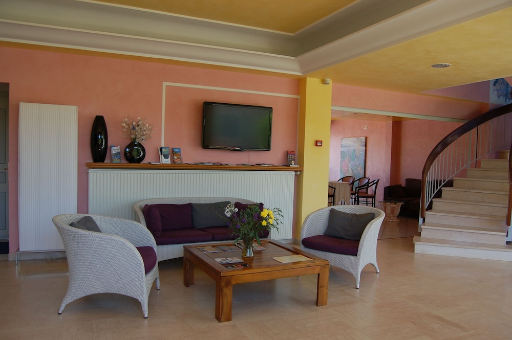 HOTEL DE LA MER 24/50
