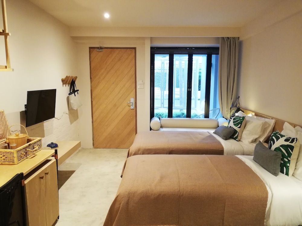 SUPERIOR, TWIN BEDS, TERRACE