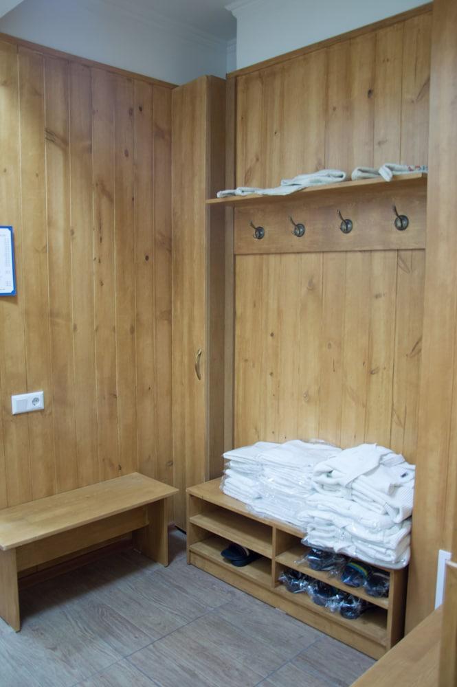 BUSINESS HOTEL ALMATY 28/39