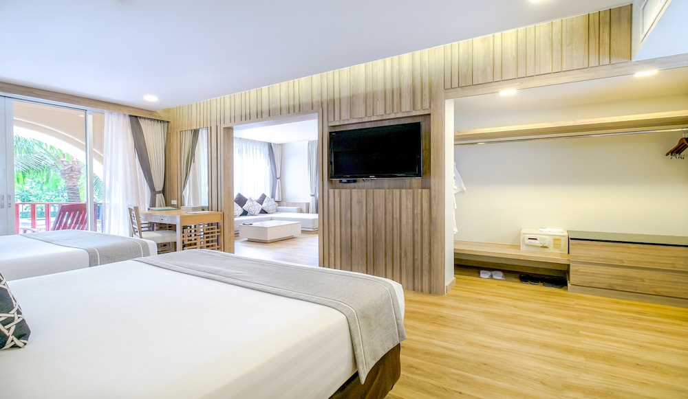 Phuket Graceland Resort & Spa 4/70
