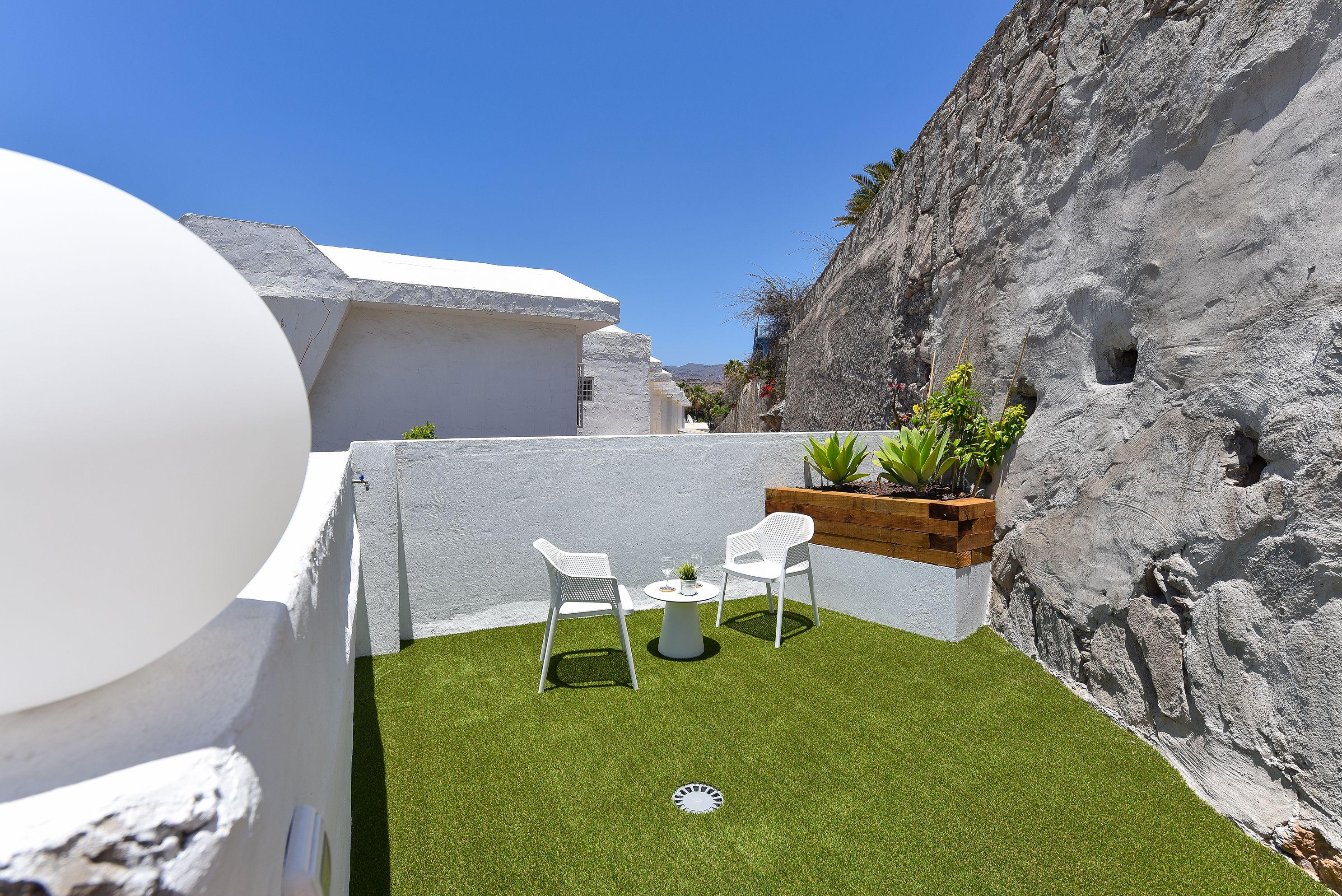 Morea Suites 2/4