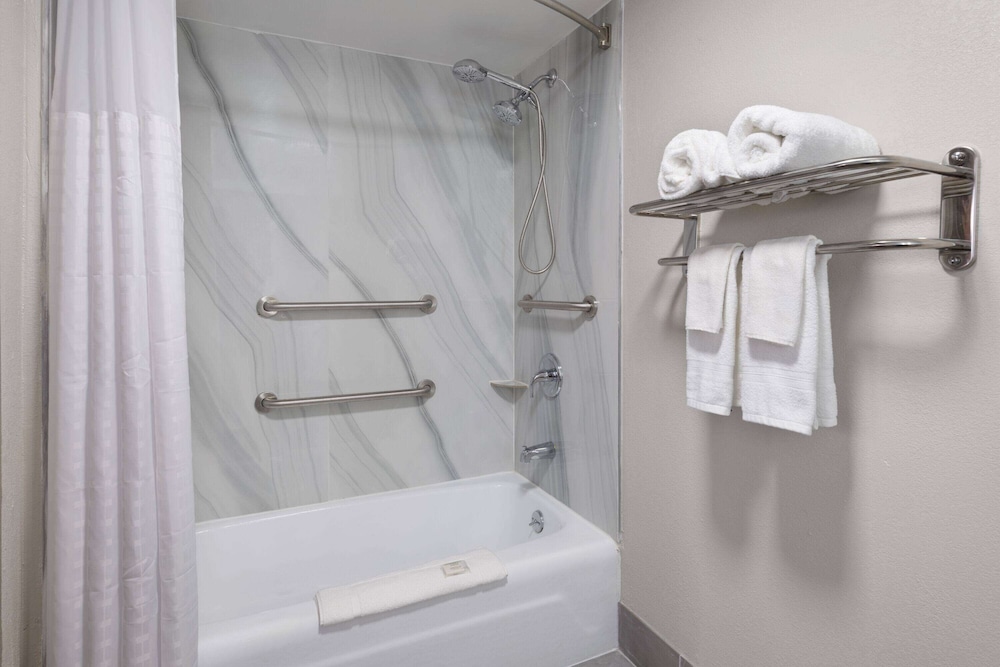 Days Inn by Wyndham Montgomery I-85 14/16