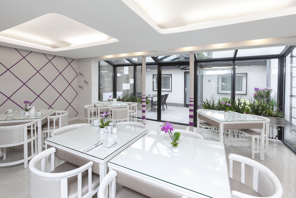 Hotel Prinz Anton 27/40