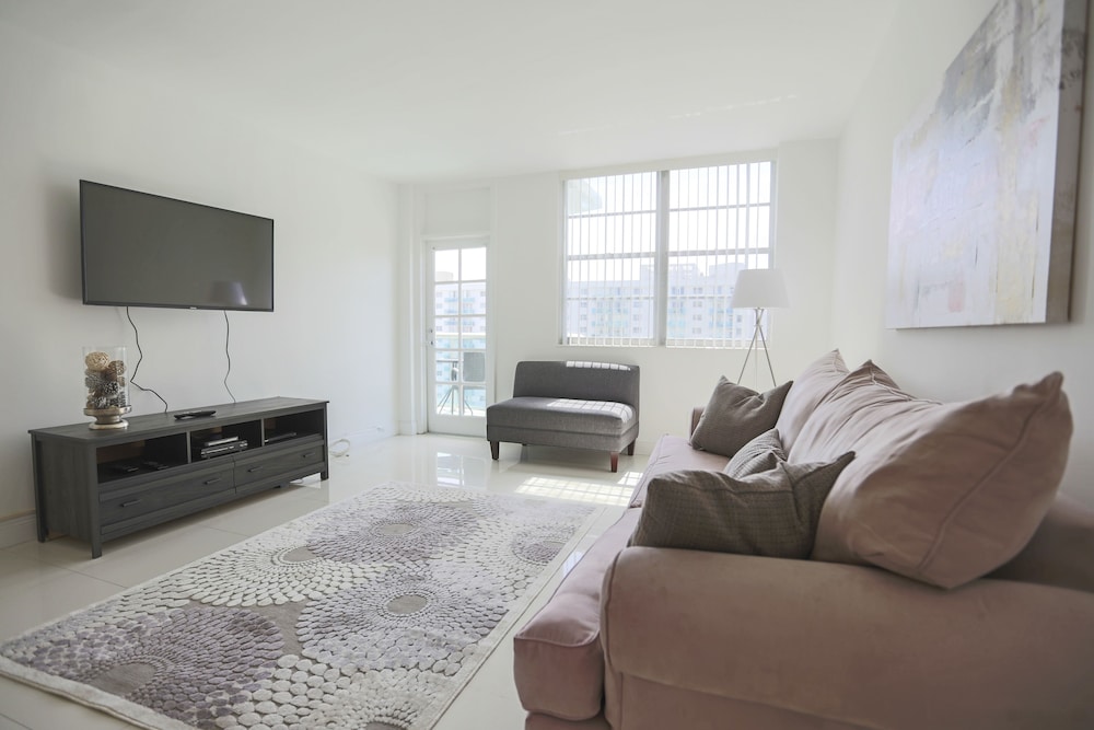 Ocean Reserve OceanView Sunny Isles Luxury Condos 28/50