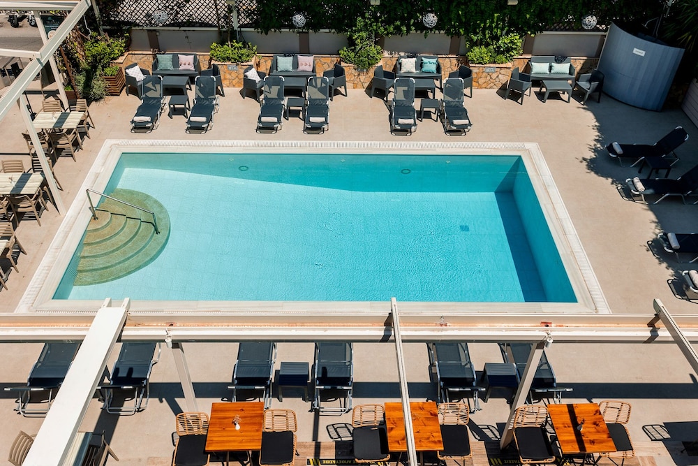 Telesilla Hotel 46/74