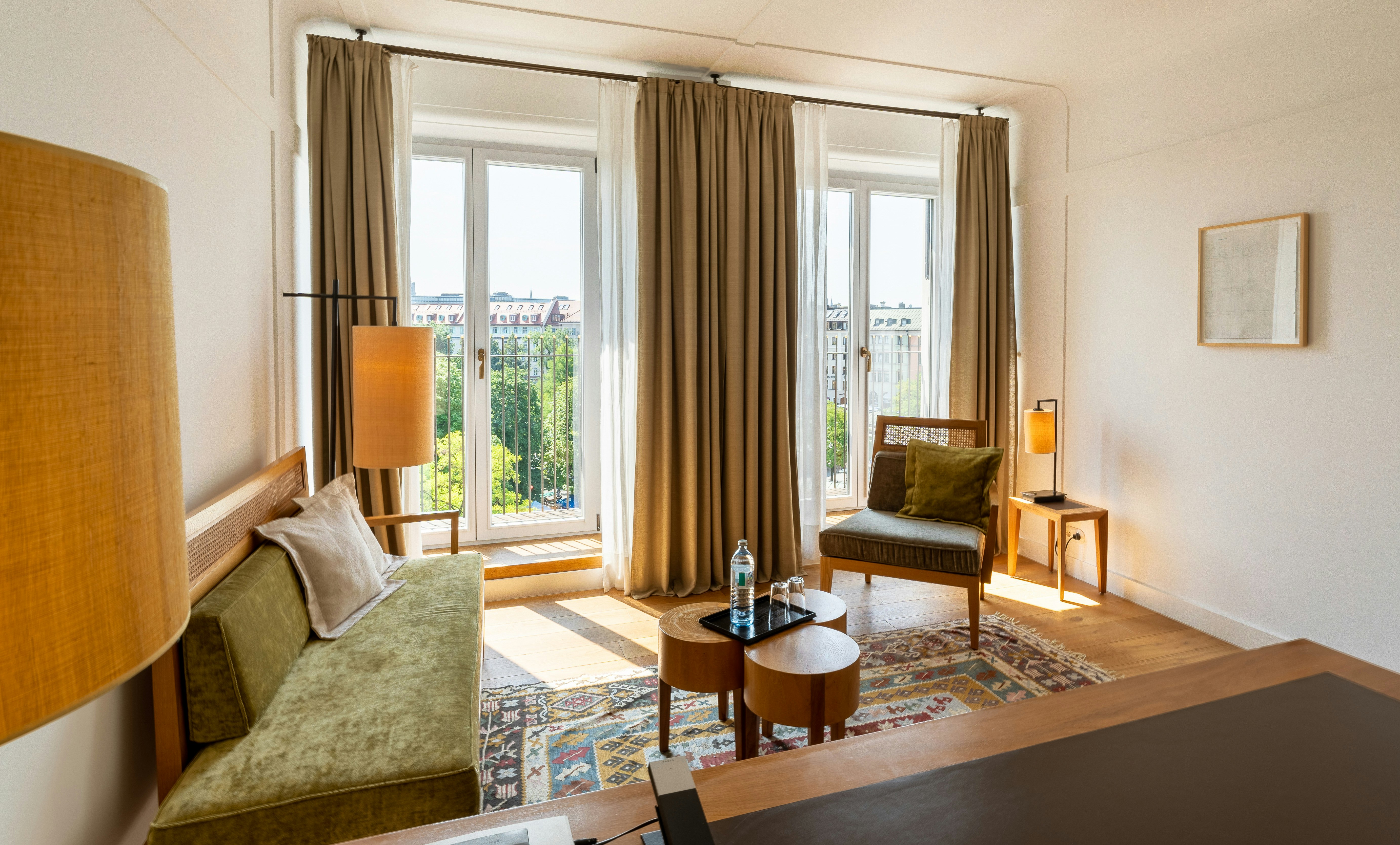 Louis Hotel 60/60