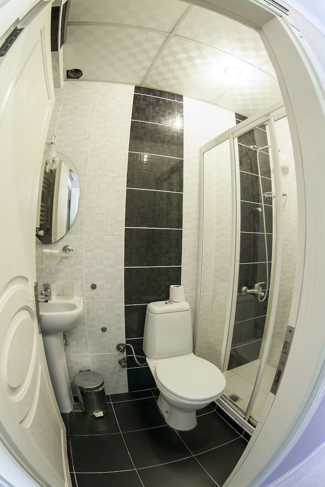 HURRIYET HOTEL 46/47
