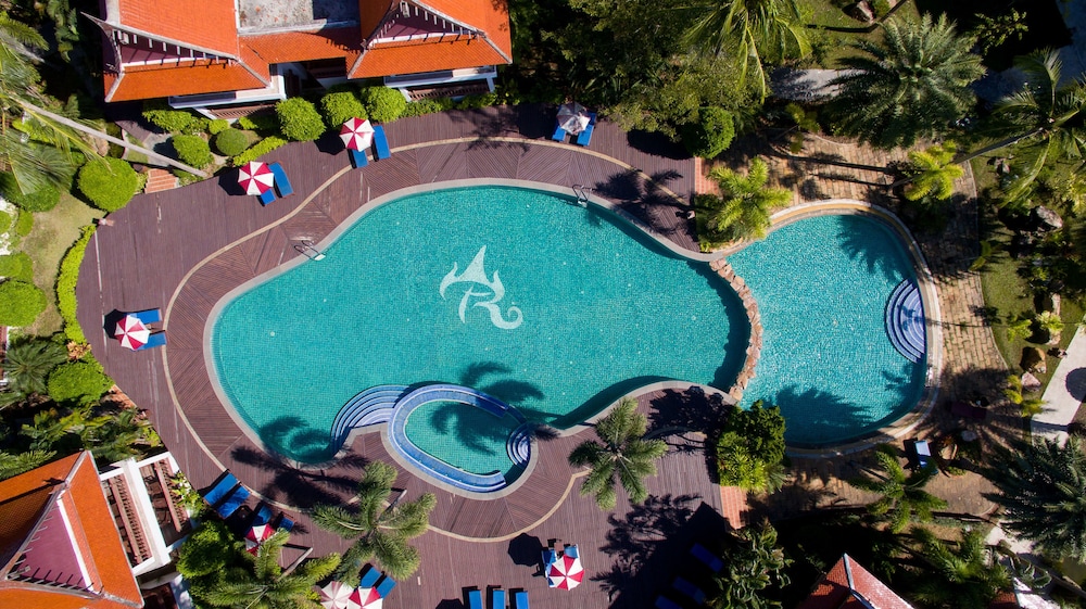 Royal Lanta Resort & Spa 61/71