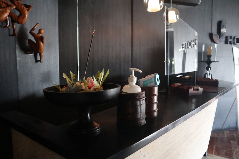 J Hotel Kuta 42/47