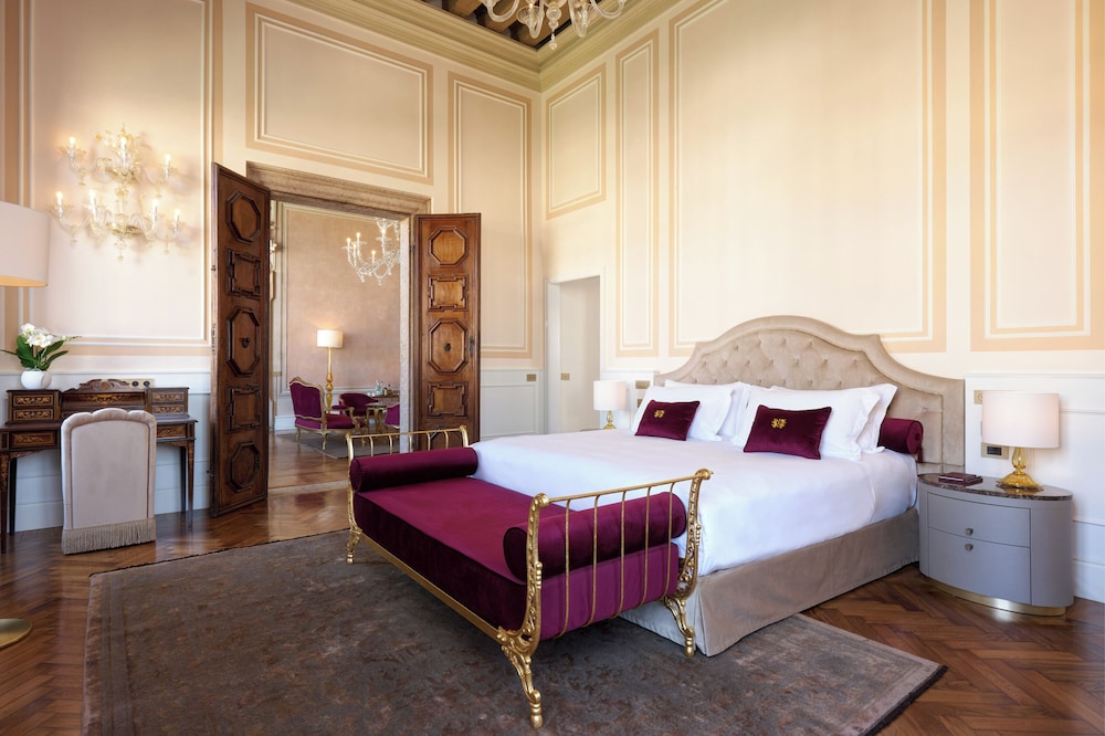 Signature, Mozart, Suite, King Bed, Grand Canal View