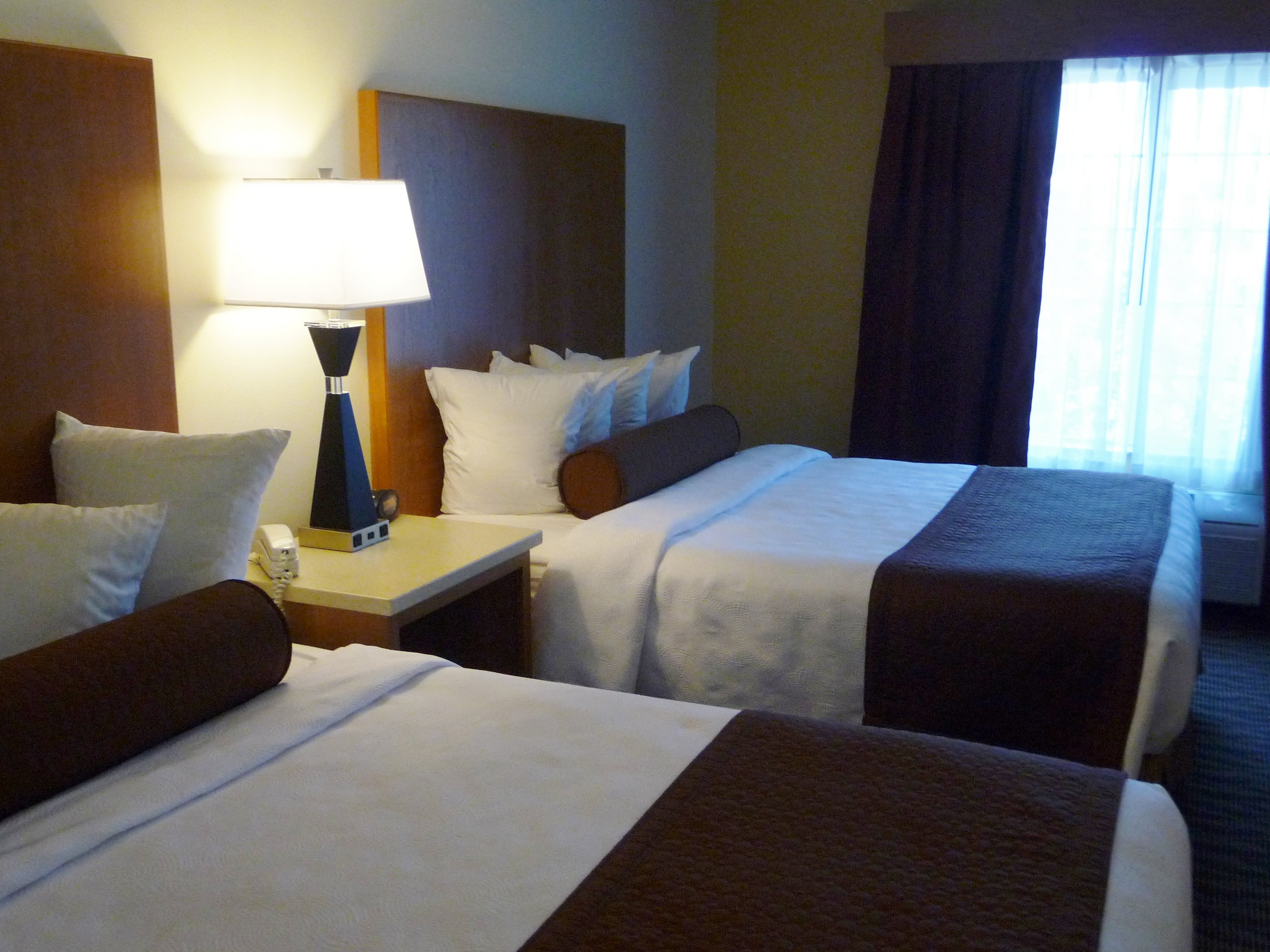 Best Western Plus Park Place Inn & Suites 33/76