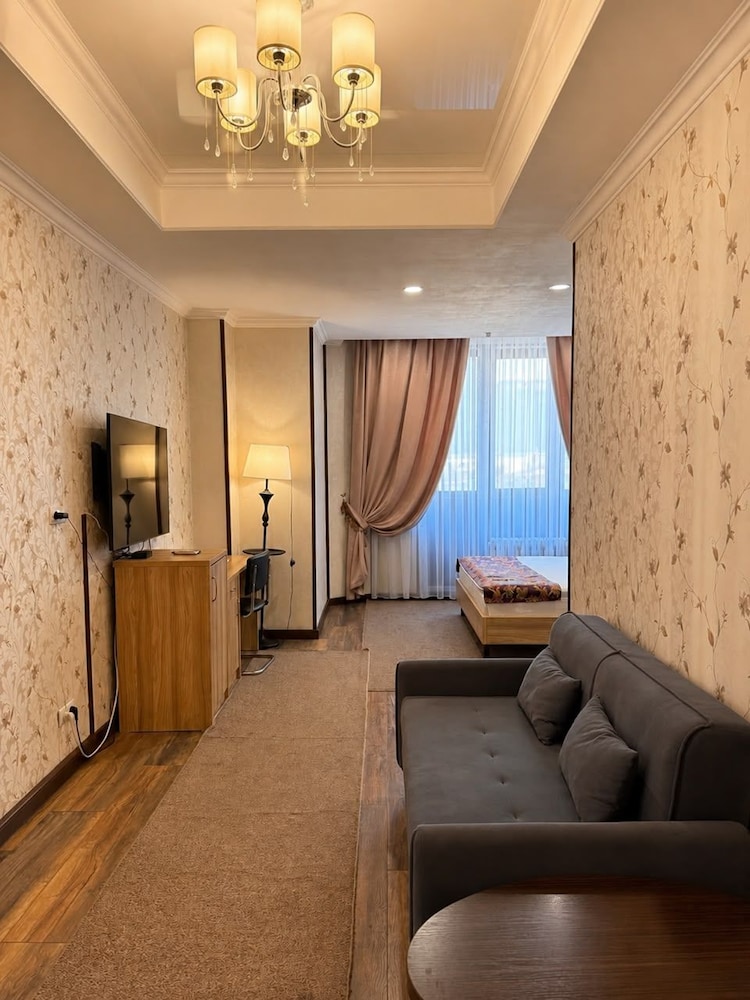 Bishkek Centrum Hotel 41/66