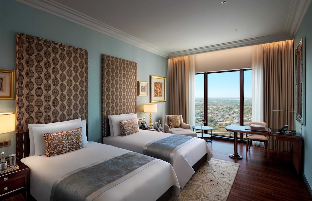 Deluxe, Twin Beds, Horizon View