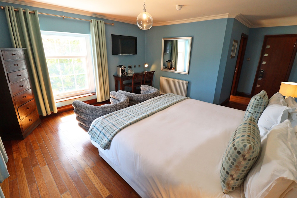 Deluxe, Town House