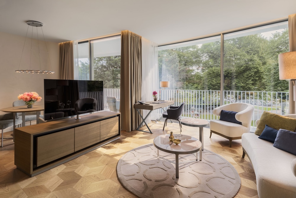 The Fontenay 52/85