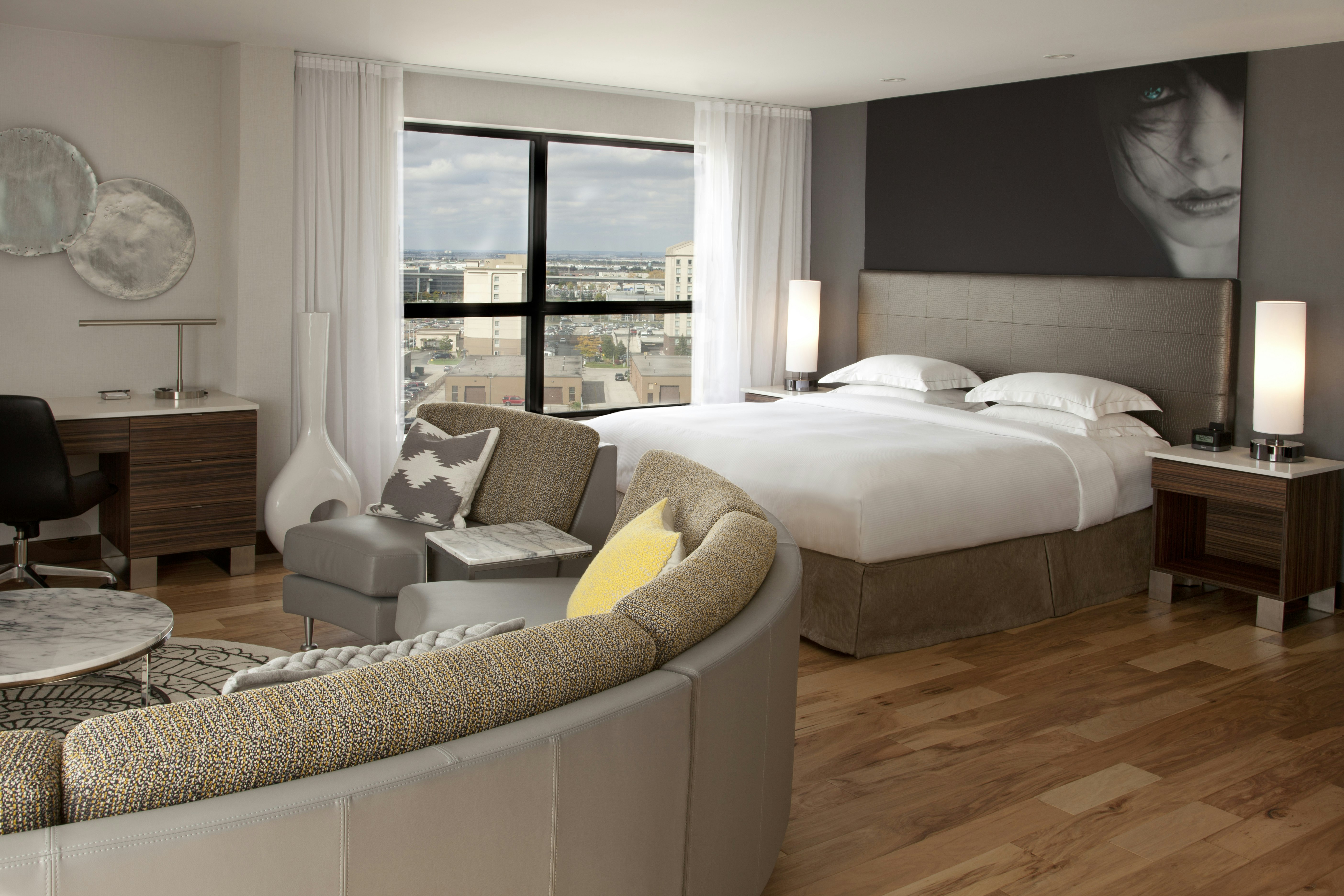 PREMIUM, KING BED, CORNER