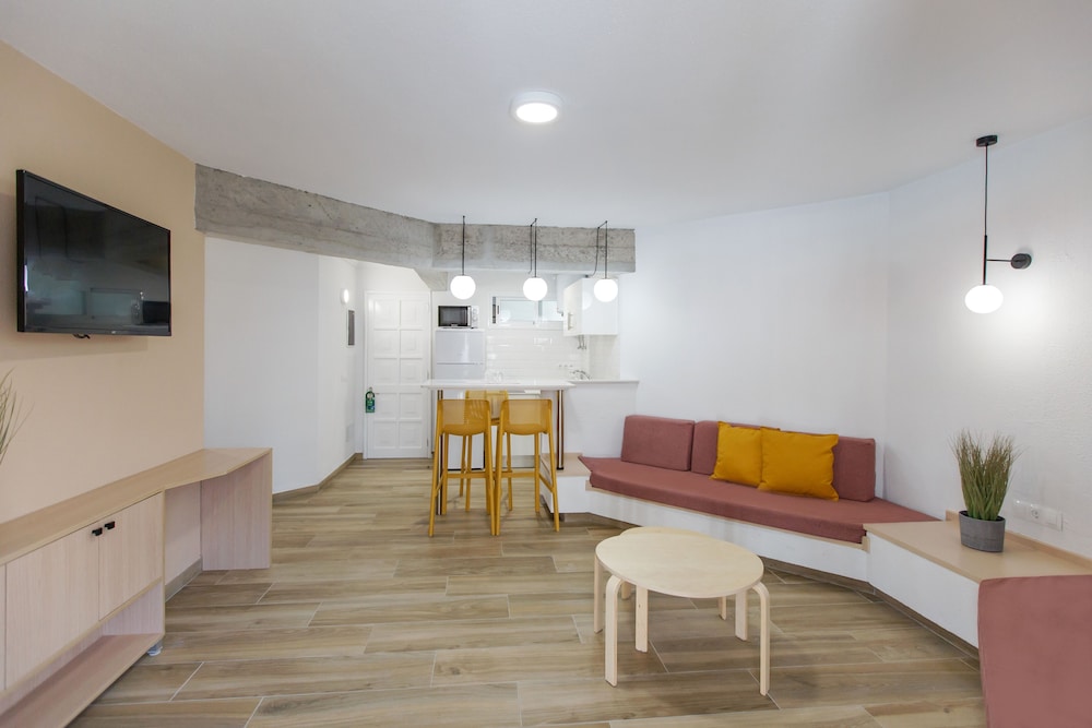 Datasol Apartments 7/20