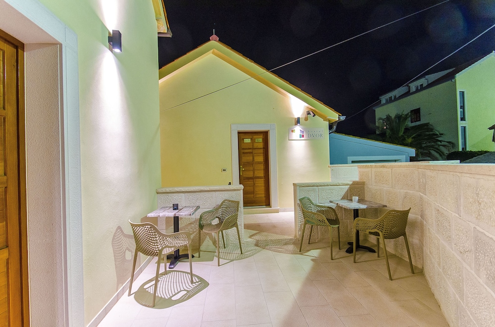 Hostel Dvor 39/44