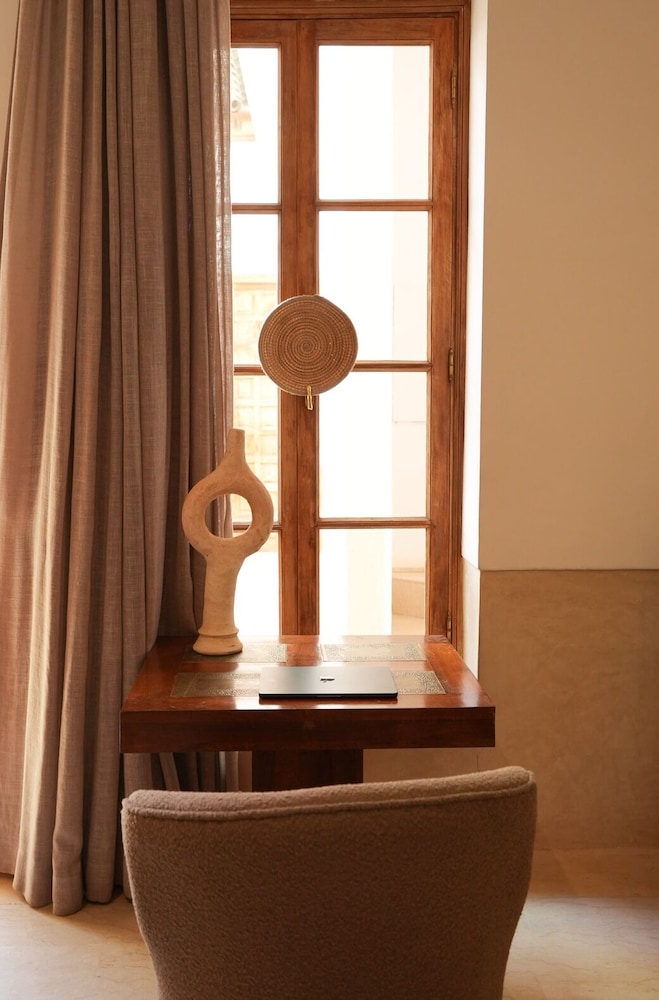 Riad Tahili 26/50
