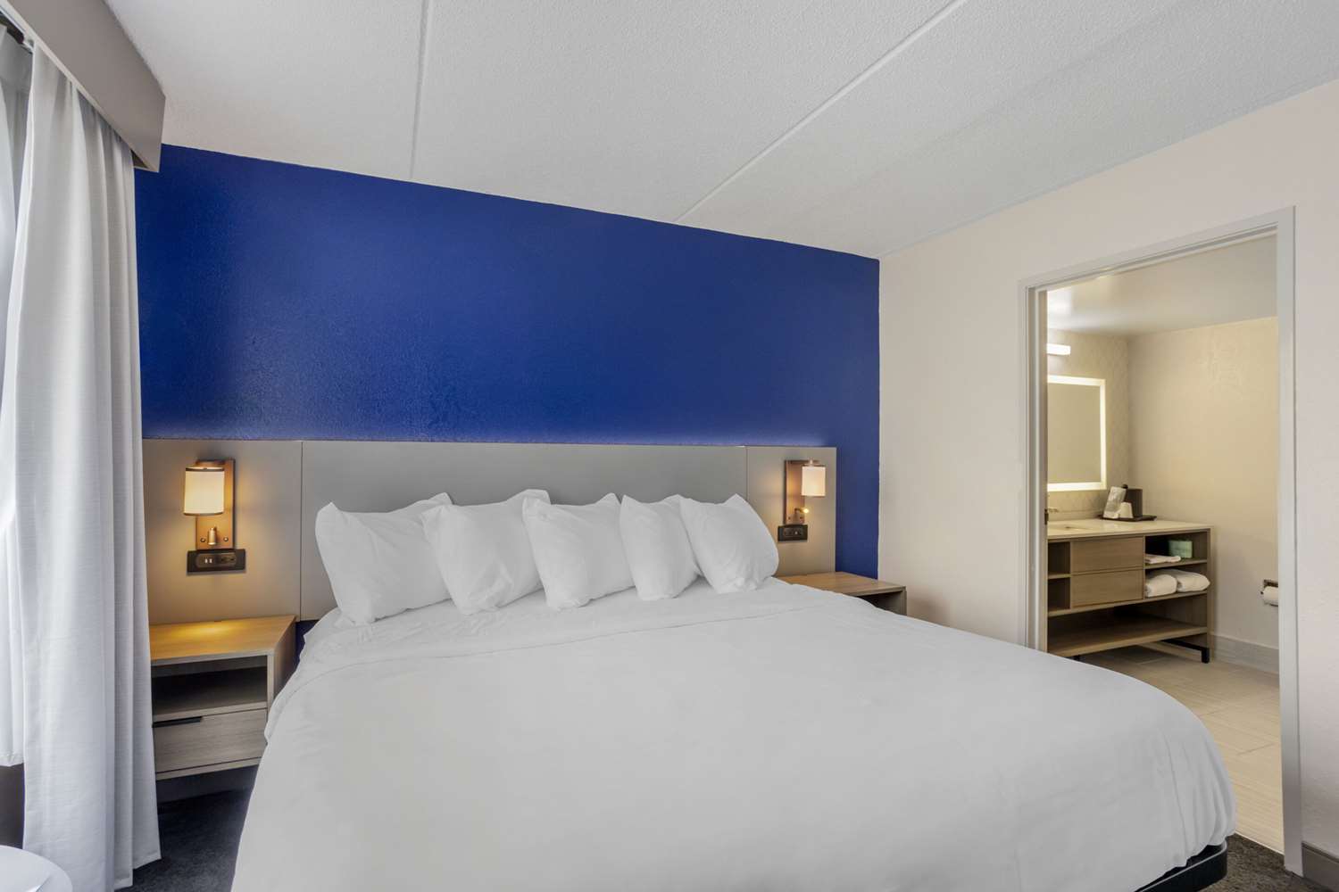 Comfort Inn and Suites Voorhees - Mt. Laurel 4/17