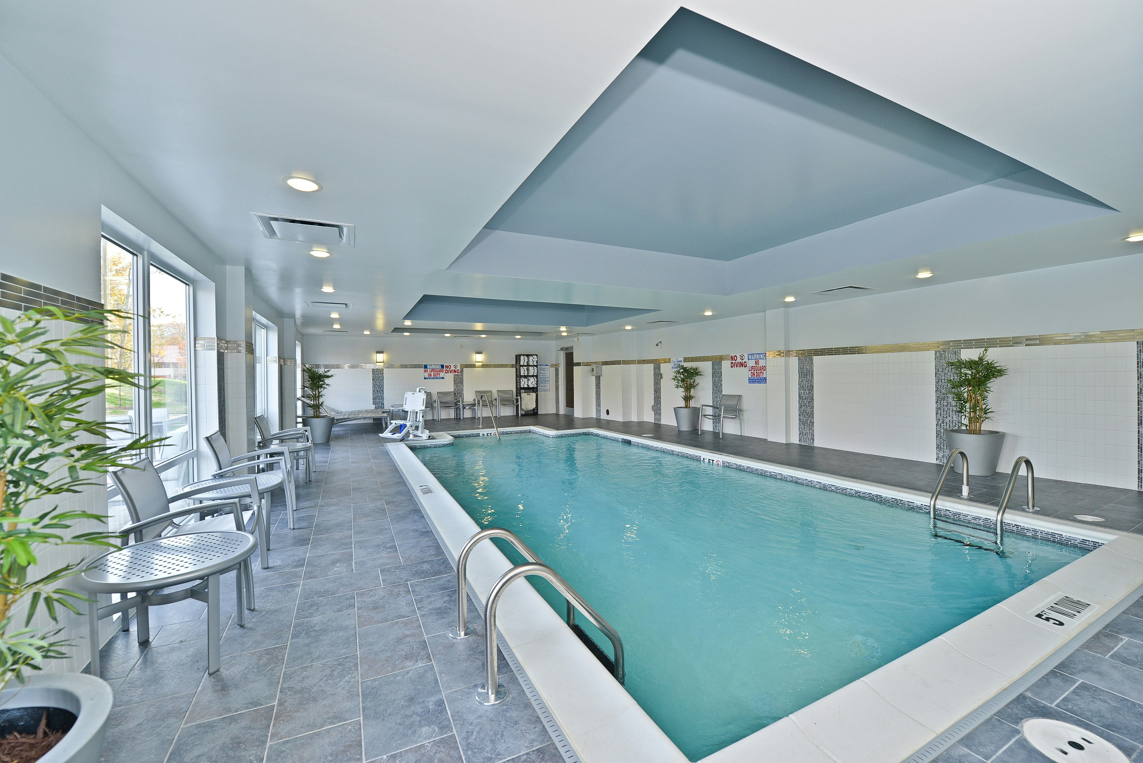 Hampton Inn And Suites Greensborocoliseum 30/59