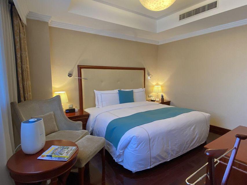 Executive, Suite