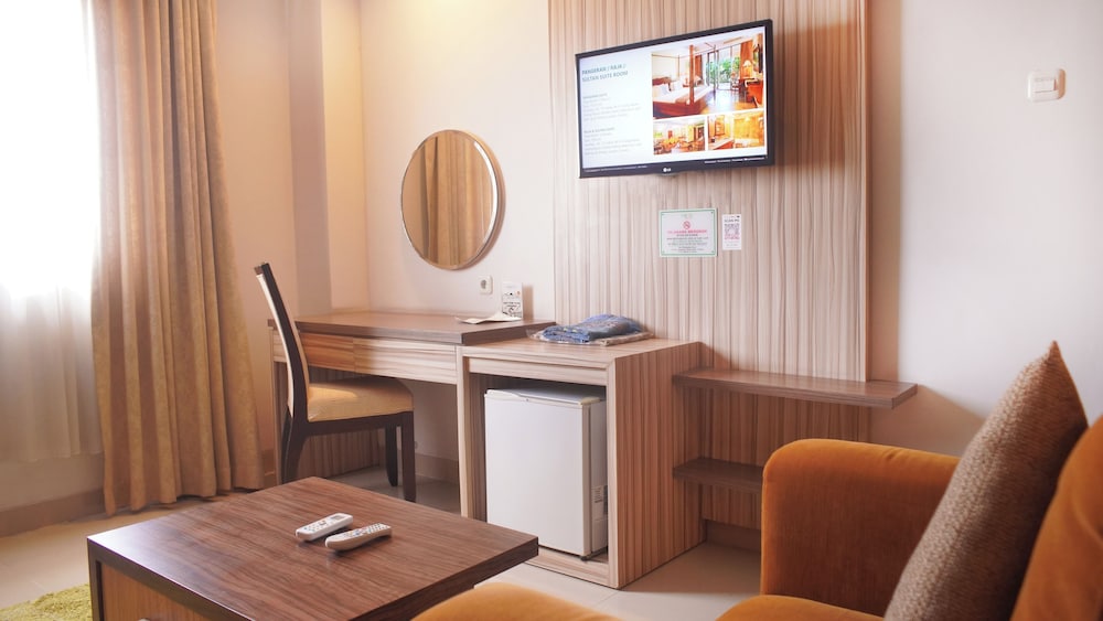 Lorin Solo Hotel Ex Lorin Business Resort Spa Solo 7/20