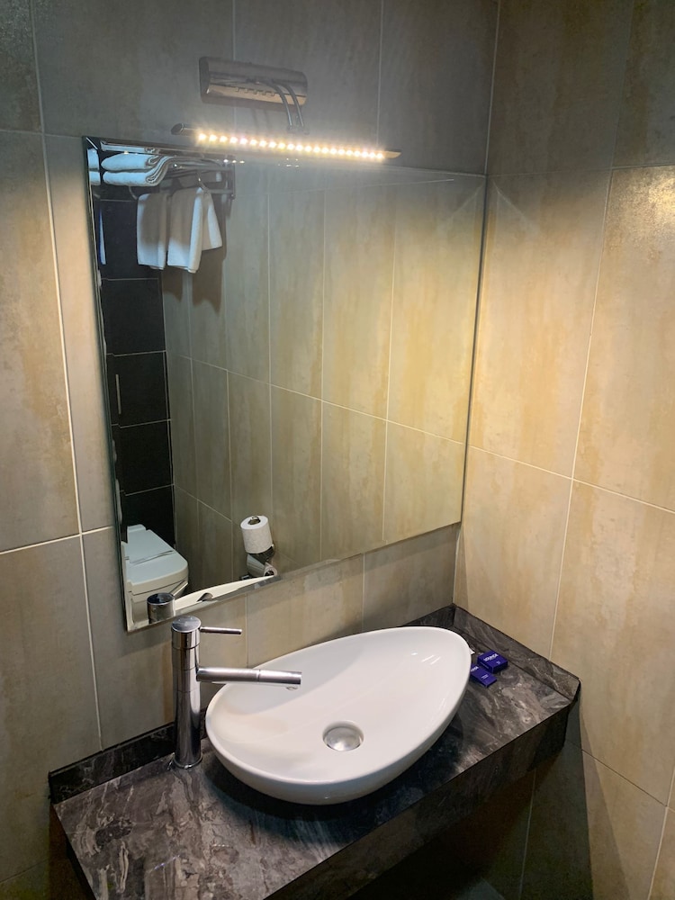 Lounge Boutique Hotel 43/50