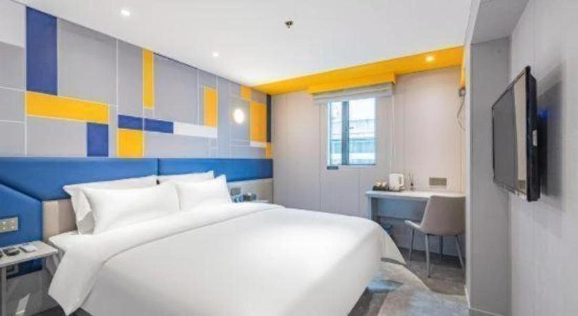 7 Days Inn (Guangzhou Yangji Metro Station) 24/45