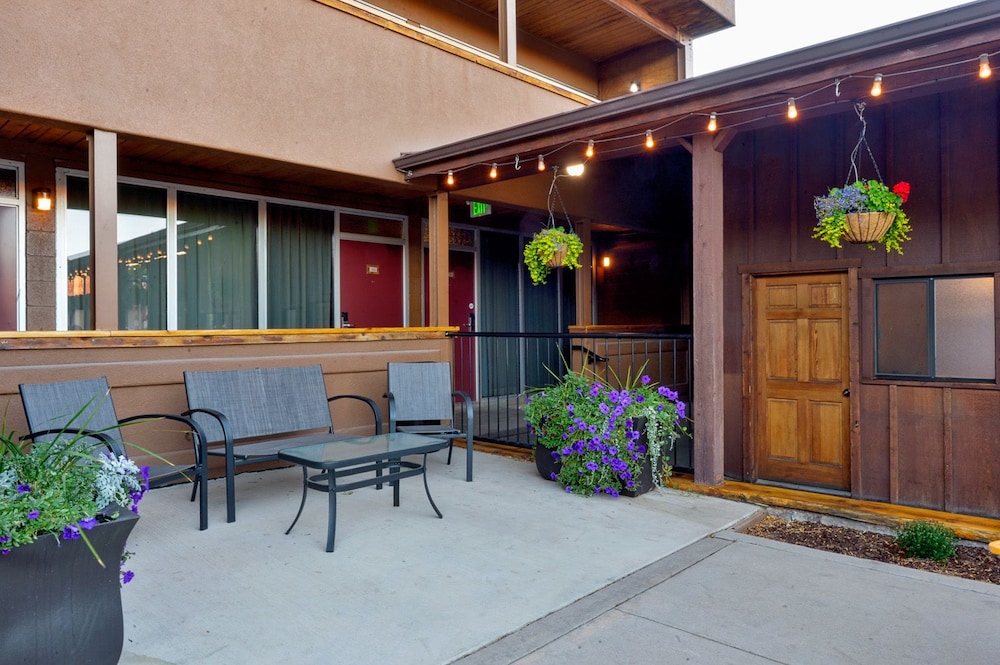 Big Horn Lodge 8/48